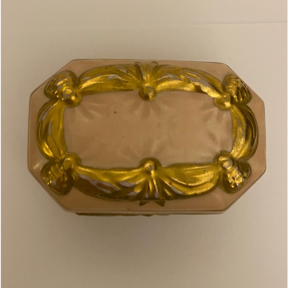 Carlin Comforts French Porcelain Trinket Box - Picture 5 of 8